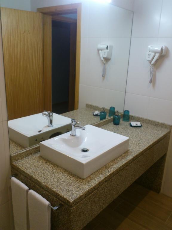 Hotel Lagoa Azul Do Geres Zimmer foto