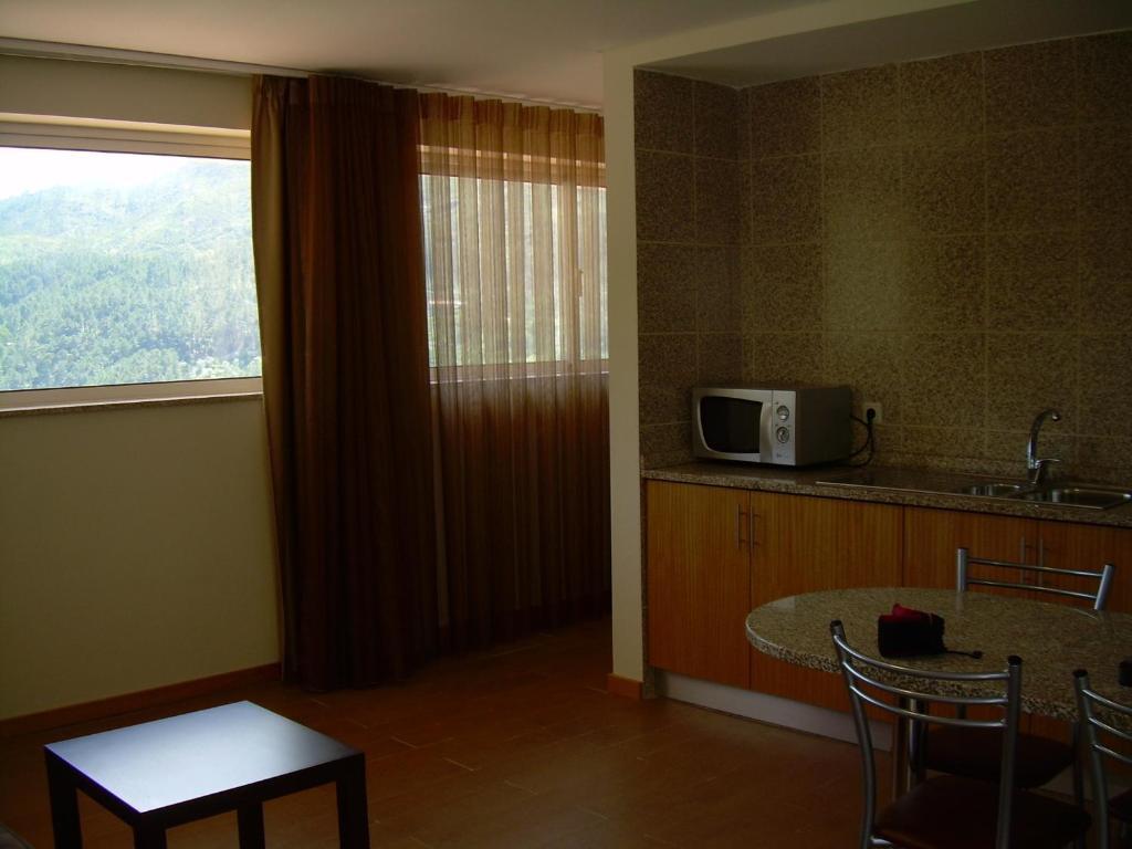Hotel Lagoa Azul Do Geres Zimmer foto