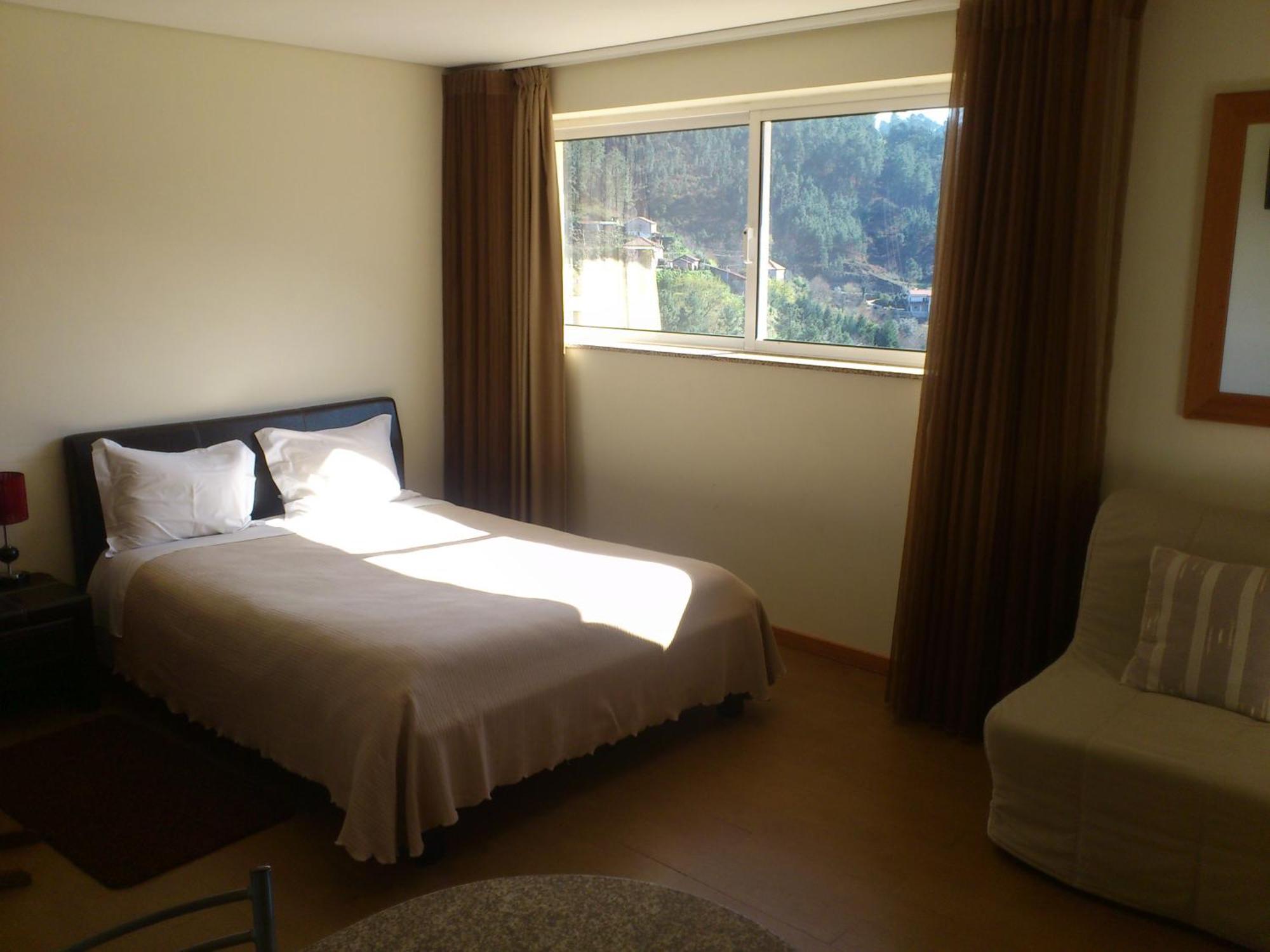 Hotel Lagoa Azul Do Geres Zimmer foto